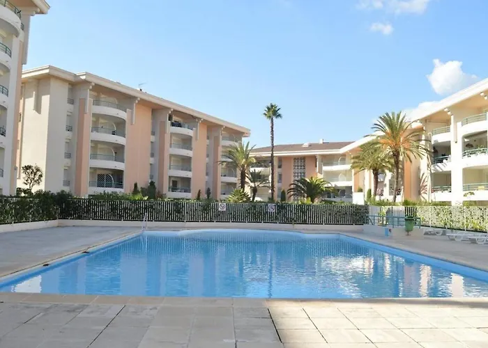 بيت للعطل Frejus: Appt 2p, 5 Pers, Piscine, A 150m, Parking, Animaux Ok - Fr-1-226a-357 *