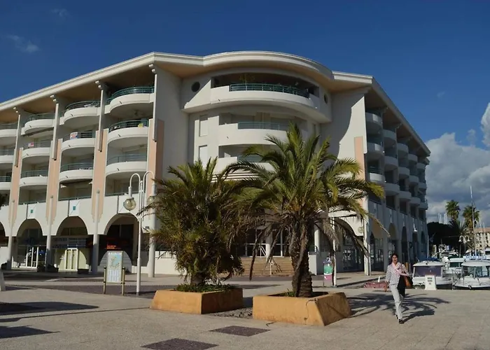 Frejus: Appt 2p, 5 Pers, Piscine, A 150m, Parking, Animaux Ok - Fr-1-226a-357 بيت للعطل *