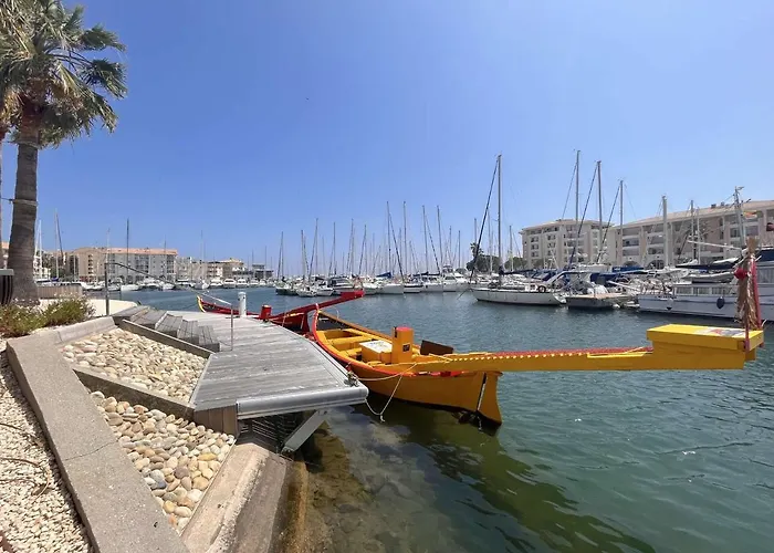 Frejus: Appt 2p, 5 Pers, Piscine, A 150m, Parking, Animaux Ok - Fr-1-226a-357 펜션 *